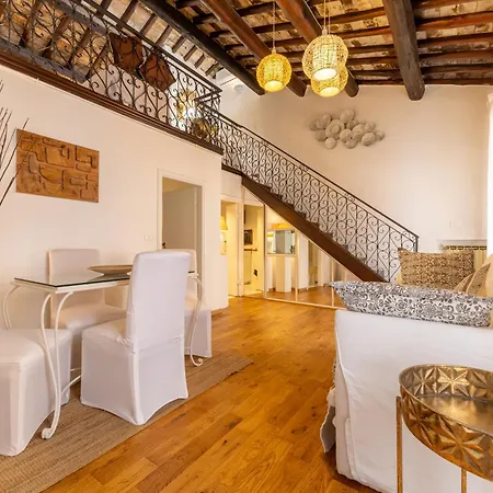 Piazza Navona Loft For 7 People