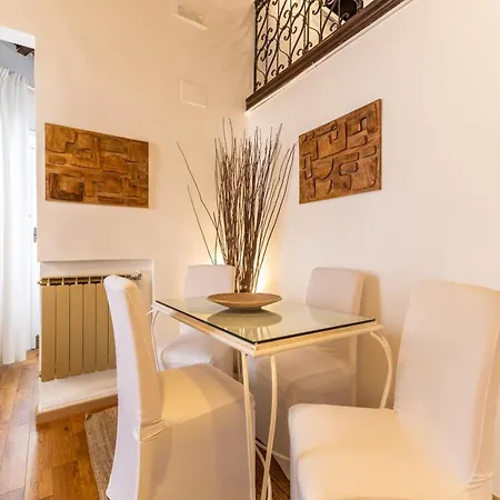 Piazza Navona Loft For 7 People * Roma